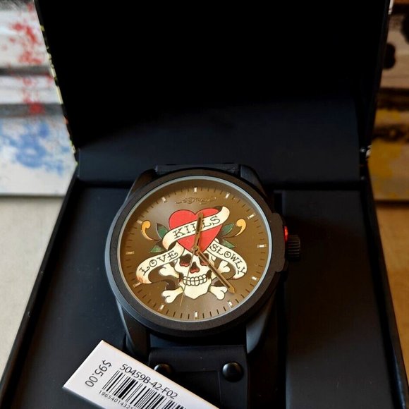 ED HARDY GOTH MATTE BLACK SKULL LOVE KILLS SLOWLY MEN'S SILICONE STRAP WATCH~NEW - Picture 3 of 7